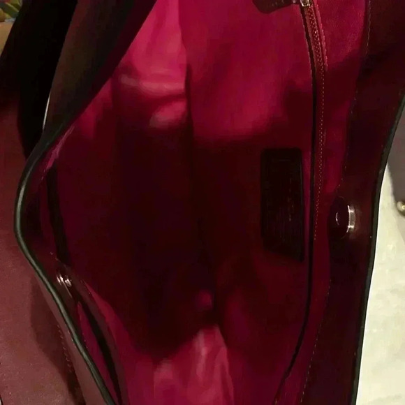 Coach Nomad Hobo In Glovetanned Leather EUC - Picture 8 of 10